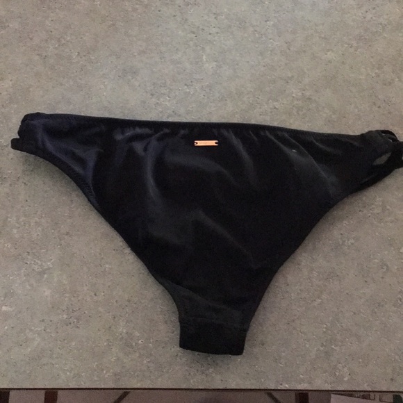 bikini bottoms - Picture 4 of 5